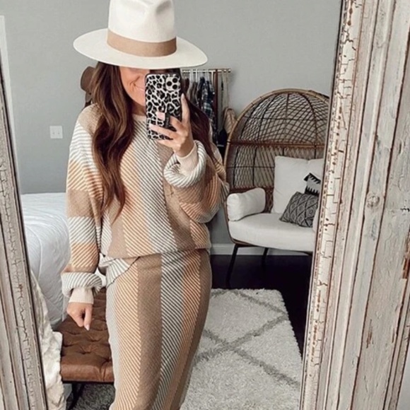 2 Piece Knit Suit Colorblock Stripe Sweater and Skirt - Picture 10 of 10